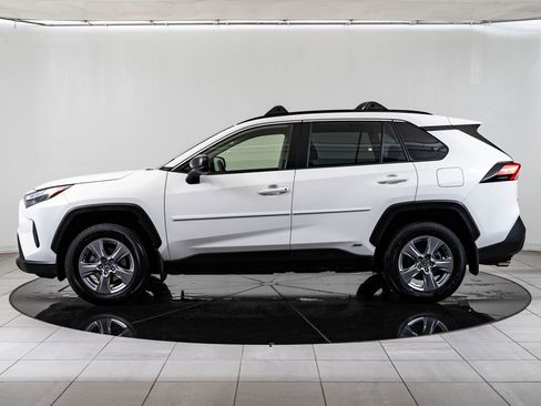 Used 2025 Toyota RAV4 LE AWD/4WD image 5