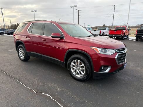 Used 2021 Chevrolet Traverse LT w/ LPO, Floor Liner Package image 7