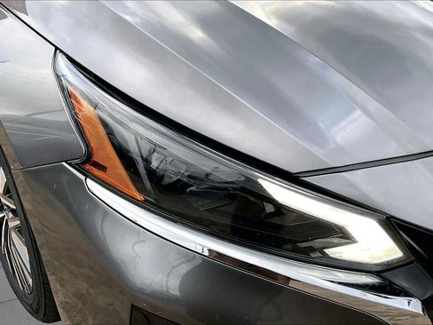 Certified 2024 Nissan Altima 2.5 SV FWD image 27