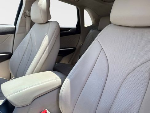 Used 2019 Lincoln MKC Reserve FWD image 21