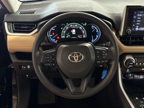 Certified 2025 Toyota RAV4 LE AWD/4WD image 16