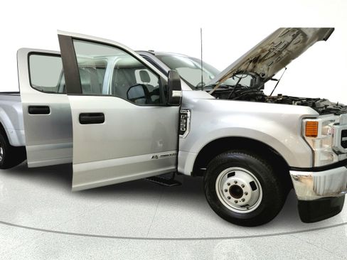 Used 2022 Ford F350 XL w/ STX Appearance Package RWD image 9