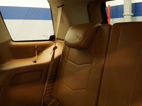 Used 2015 Cadillac Escalade Platinum image 27