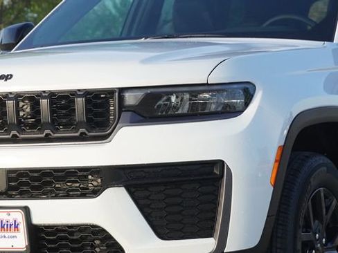 New 2026 Jeep Grand Cherokee Altitude RWD image 4