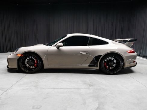 Used 2018 Porsche 911 GT3 w/ Sport Chrono Package image 11
