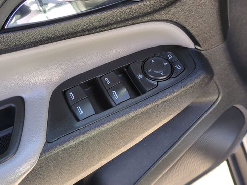 Certified 2022 Chevrolet Equinox LS w/ LS Convenience Package image 11