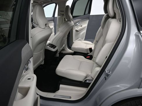 Used 2024 Volvo XC90 B6 Plus w/ Protection Package Premier AWD/4WD image 11