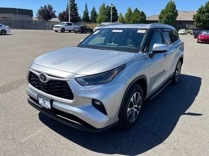 Used 2023 Toyota Highlander XLE