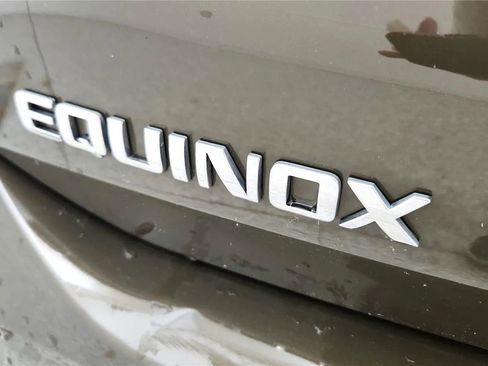 Used 2024 Chevrolet Equinox LT FWD image 17