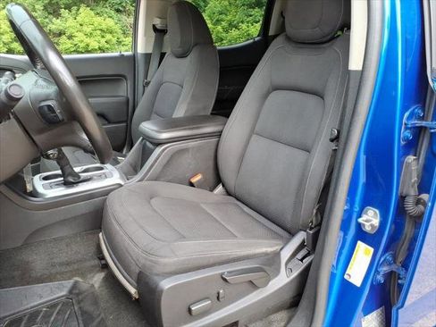 Used 2018 Chevrolet Colorado LT w/ LT Convenience Package RWD image 8