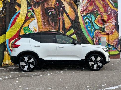 Used 2023 Volvo XC40 Recharge Ultimate image 23