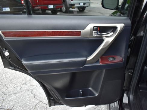 Used 2017 Lexus GX 460 Premium AWD/4WD image 38