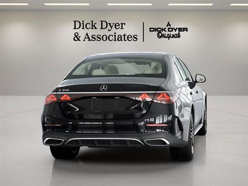 Used 2025 Mercedes-Benz E 350 Sedan image 14