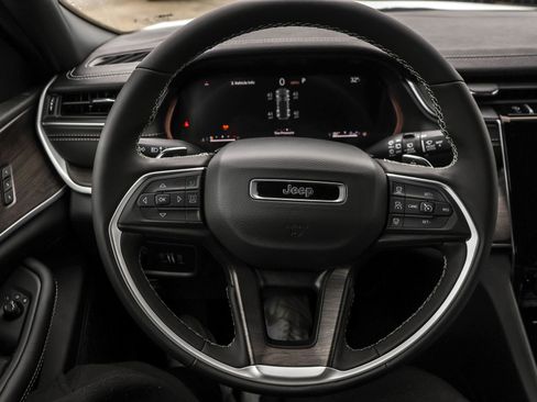 New 2025 Jeep Grand Cherokee Limited image 27