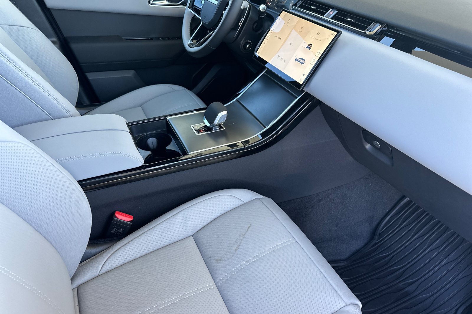 New 2026 Land Rover Range Rover Velar S AWD/4WD image 16