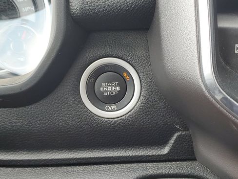 Used 2020 RAM 1500 Laramie AWD/4WD image 25