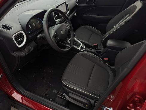 Certified 2025 Hyundai Venue Limited image 10