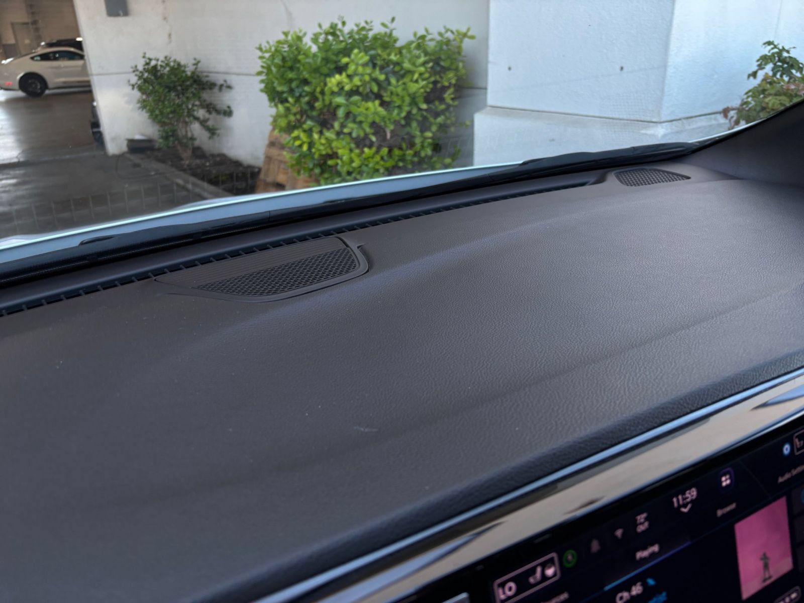 Used 2025 Chrysler Pacifica Limited FWD image 16