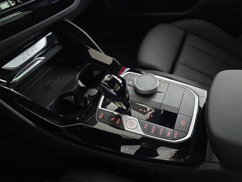 Used 2025 BMW X4 xDrive30i image 28