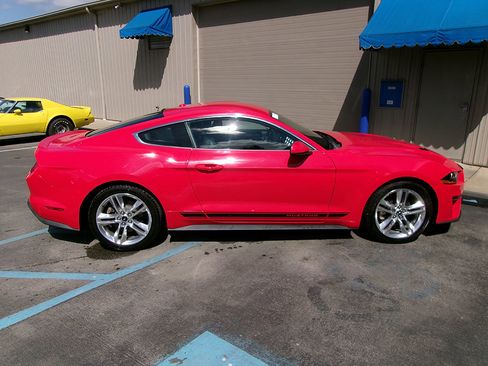 Used 2019 Ford Mustang Premium w/ Pony Package image 8