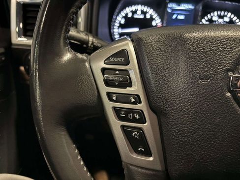 Used 2017 Nissan Titan SL image 41
