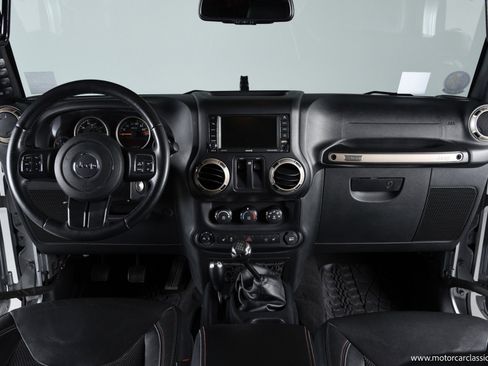 Used 2016 Jeep Wrangler Sahara AWD/4WD image 24