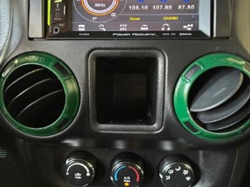 Used 2017 Jeep Wrangler Unlimited Sport w/ Connectivity Group AWD/4WD image 18
