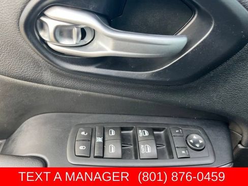Used 2016 Jeep Cherokee 75th Anniversary AWD/4WD image 13