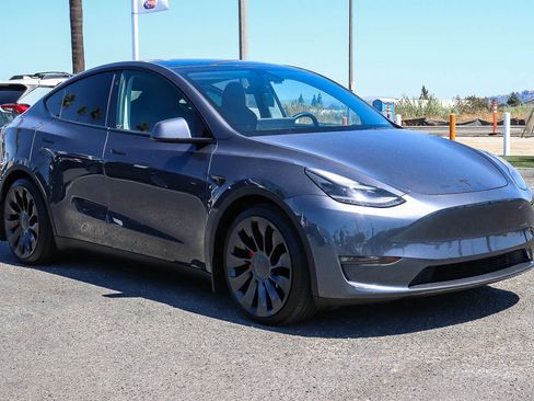 Used 2021 Tesla Model Y Performance AWD/4WD image 3