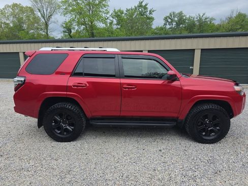 Certified 2018 Toyota 4Runner SR5 AWD/4WD image 7