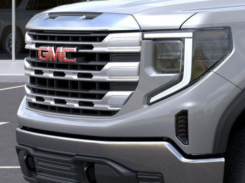 New 2026 GMC Sierra 1500 SLE w/ Preferred Package image 28