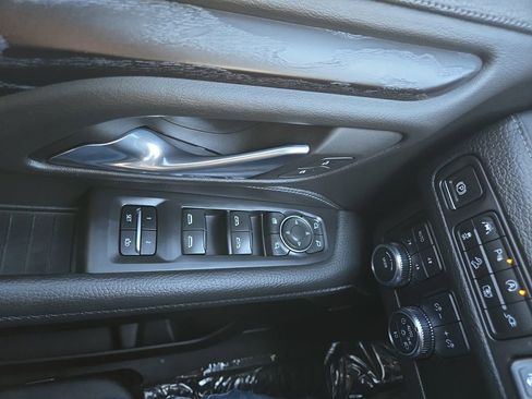 Used 2022 GMC Yukon Denali image 29