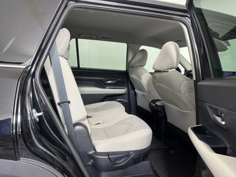 Used 2025 Toyota Grand Highlander FWD image 33