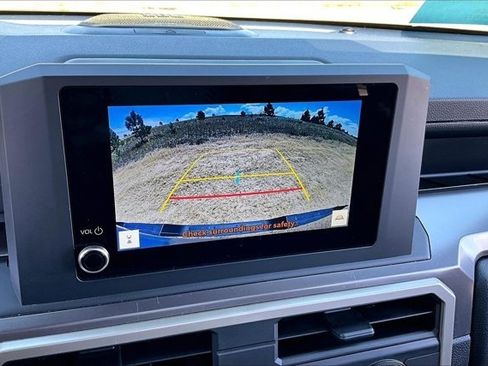Used 2025 Toyota Tacoma SR5 AWD/4WD image 15