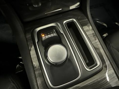 Used 2020 Chrysler 300 Touring w/ Sport Appearance Package RWD image 36