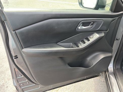 Used 2024 Nissan Rogue SV AWD/4WD image 16