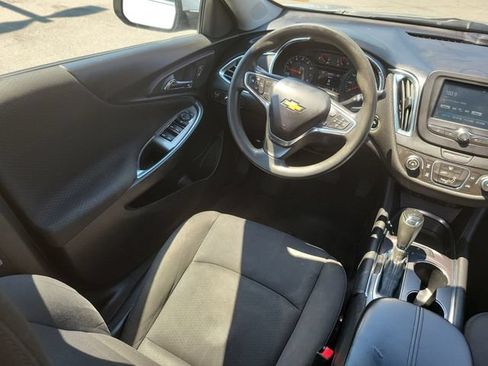 Used 2018 Chevrolet Malibu LT FWD image 13