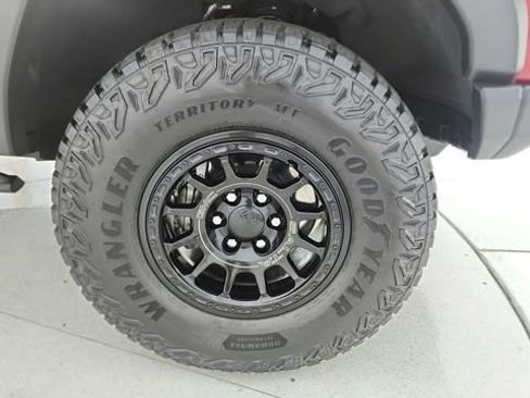 Used 2024 GMC Canyon AT4X w/ AT4X AEV Edition image 84