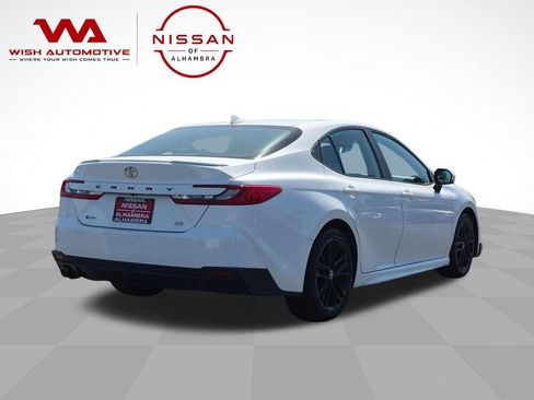 Used 2025 Toyota Camry SE FWD image 5