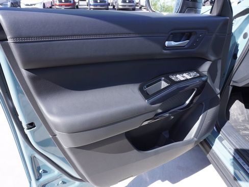 New 2026 Nissan Pathfinder Platinum image 16