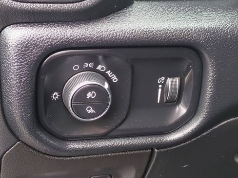 Used 2021 RAM 1500 Big Horn w/ Built-to-serve Edition image 18