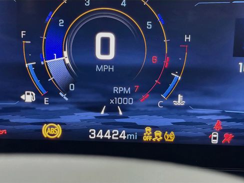 Used 2025 Chevrolet Traverse LT FWD image 18