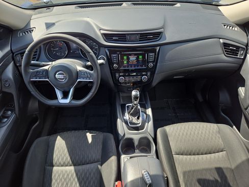 Used 2018 Nissan Rogue SV w/ Premium Package FWD image 20