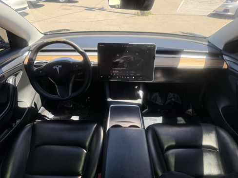 Used 2022 Tesla Model 3 Long Range AWD/4WD image 9