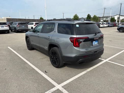 Used 2023 GMC Acadia SLT w/ Elevation Edition FWD image 3