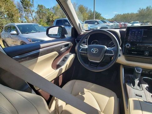 Used 2020 Toyota Highlander Limited image 7