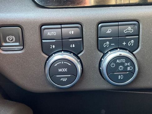 Used 2023 GMC Sierra 1500 SLT w/ SLT Premium Package image 17