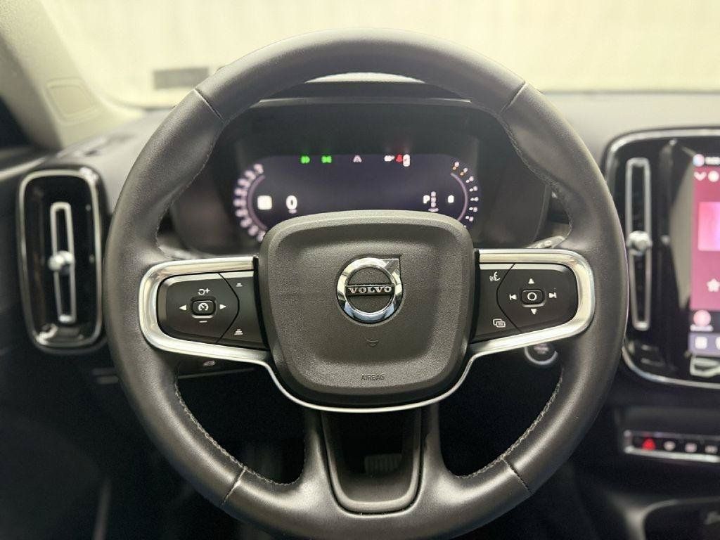 Used 2023 Volvo XC40 B5 Plus AWD/4WD image 13