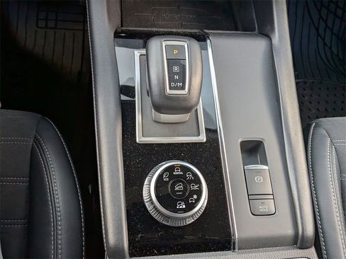 Used 2022 Mitsubishi Outlander SE image 12