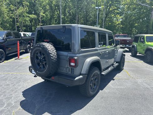 Used 2023 Jeep Wrangler Unlimited Sahara w/ Cold Weather Group AWD/4WD image 9